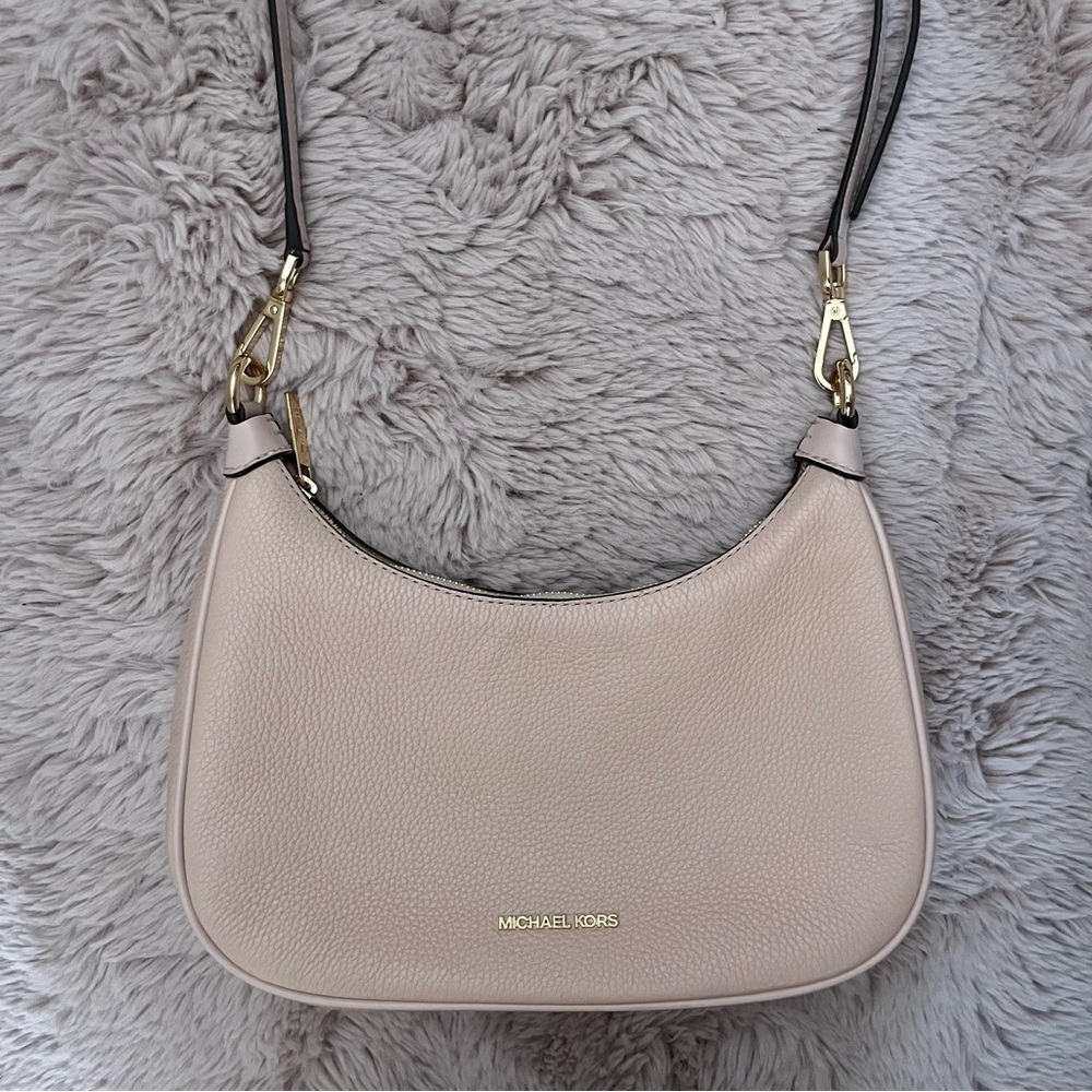 Michael Kors Cora Medium Pebbled Leather Crossbody Bag/ Shoulderbag